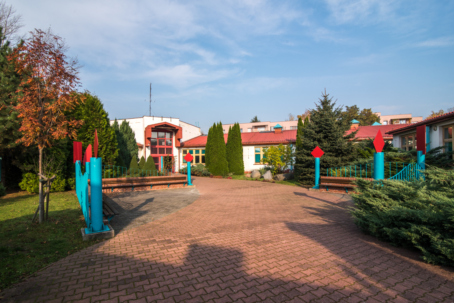 Zdjęcie architektury budynku Szkoła Podstawowa nr 343 im. Matki Teresy z Kalkuty